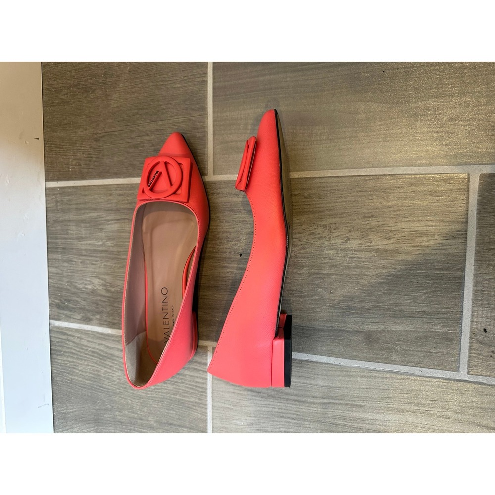 Valentino Garavani VLogo Coral Pink Leather Pointed Toe Flats Size 7 Italy - Picture 2 of 5